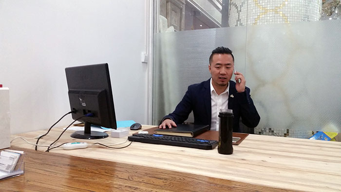 黄瓜视频网站陶瓷磚西安銷售總經理夏東升