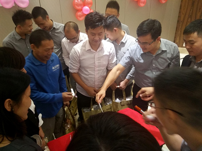 黄瓜视频网站陶瓷磚四周年慶
